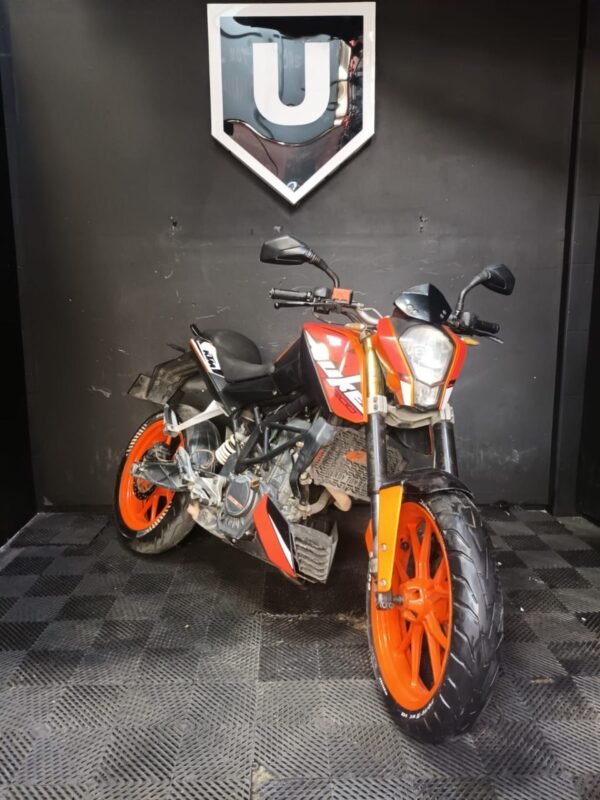 KTM 200 DUKE - 2020 | ADRENALINA PURA Y ESTILO EXCLUSIVO - Image 2