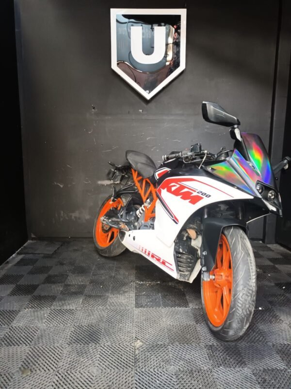 KTM RC 200 - Modelo 2019 - Image 3