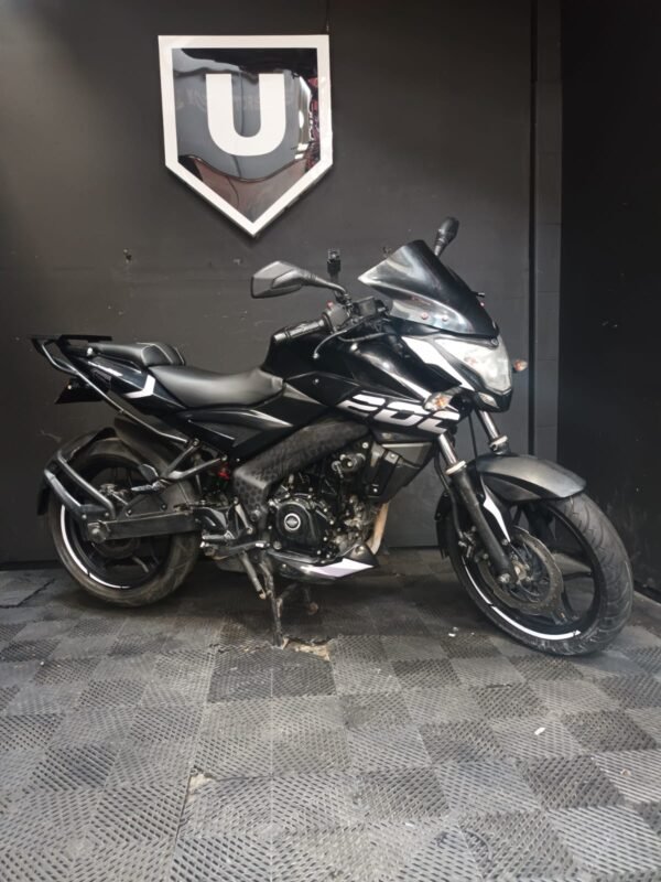 BAJAJ NS 200 - MODELO 2023 - Image 3