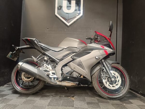 YAMAHA R15 - MODELO 2023 - Image 4