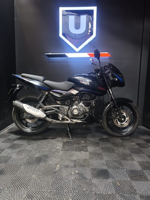 BAJAJ PULSAR 180 UG GT - MODELO 2018 - Image 4