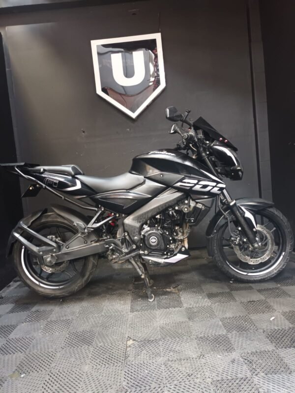 BAJAJ NS 200 - MODELO 2023 - Image 5